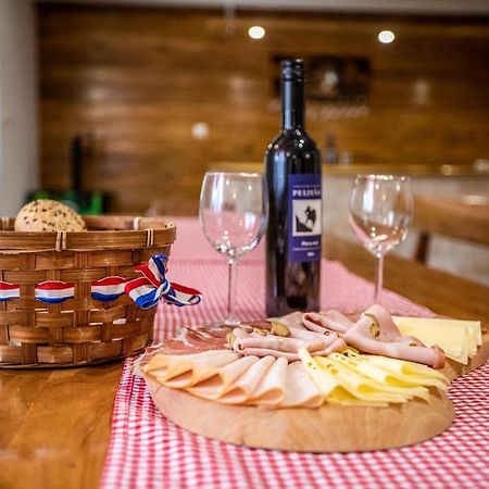 Apartmani Lara Modrus-Kuca Za Odmor Εξωτερικό φωτογραφία